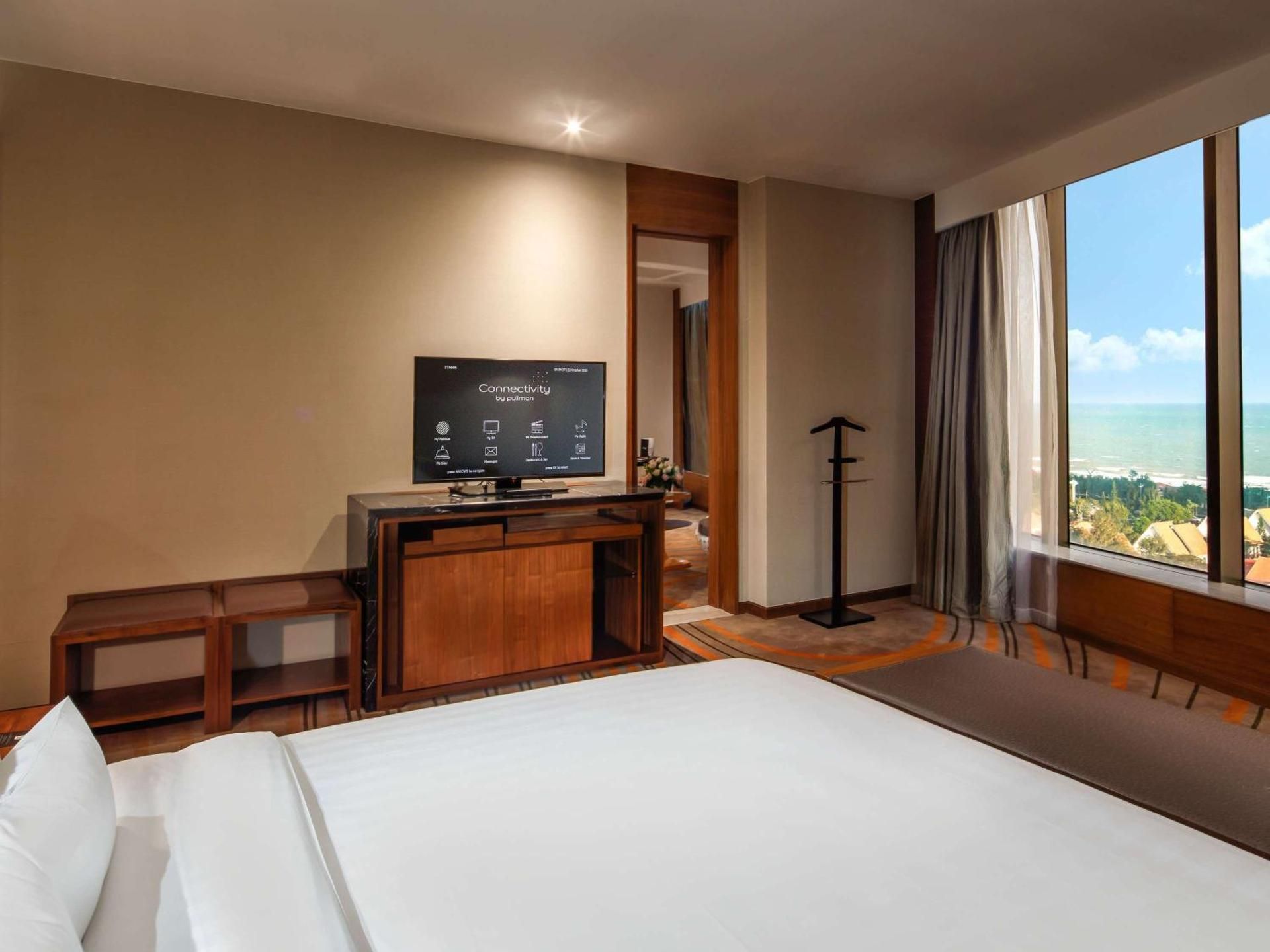 Two Bedroom Exclusive Suite with Sauna and Lounge Access
