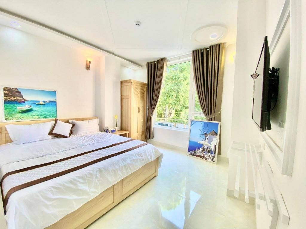 Deluxe Double with Window
