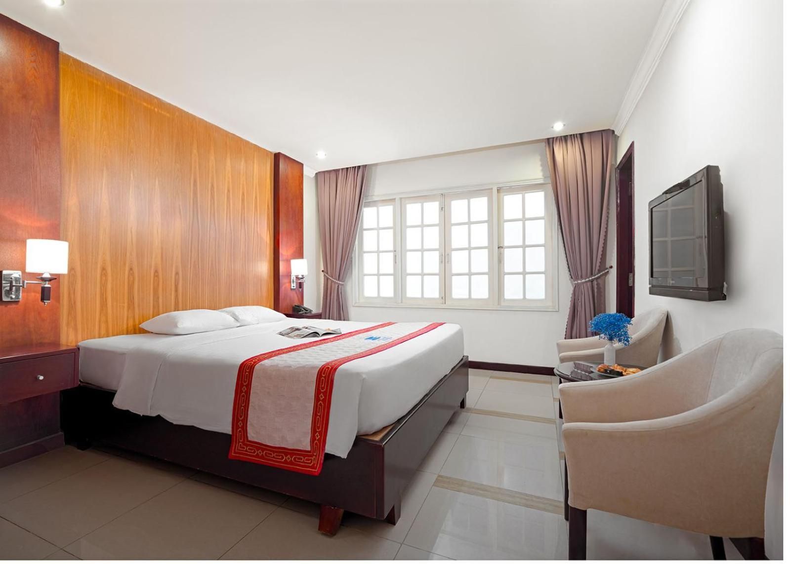 Deluxe Suite - City View