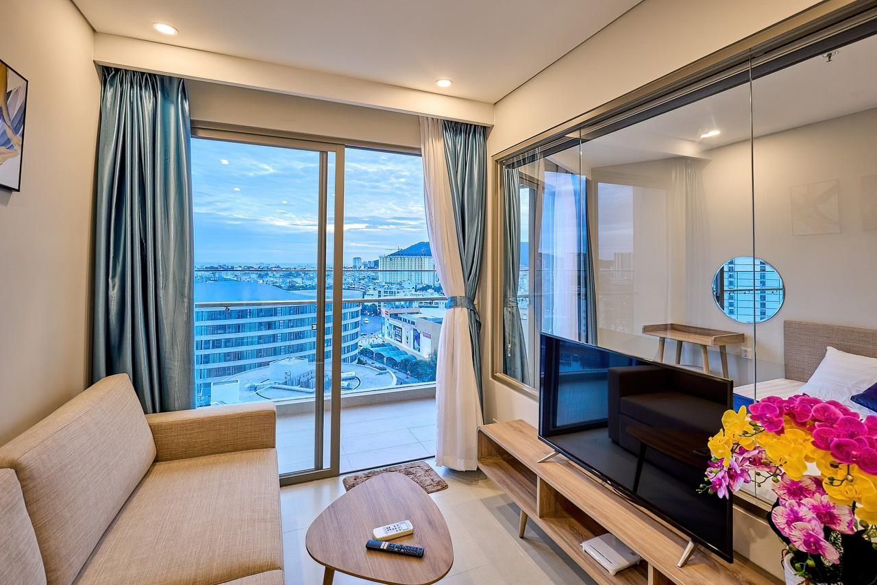 1-Bedroom Residence with Balcony