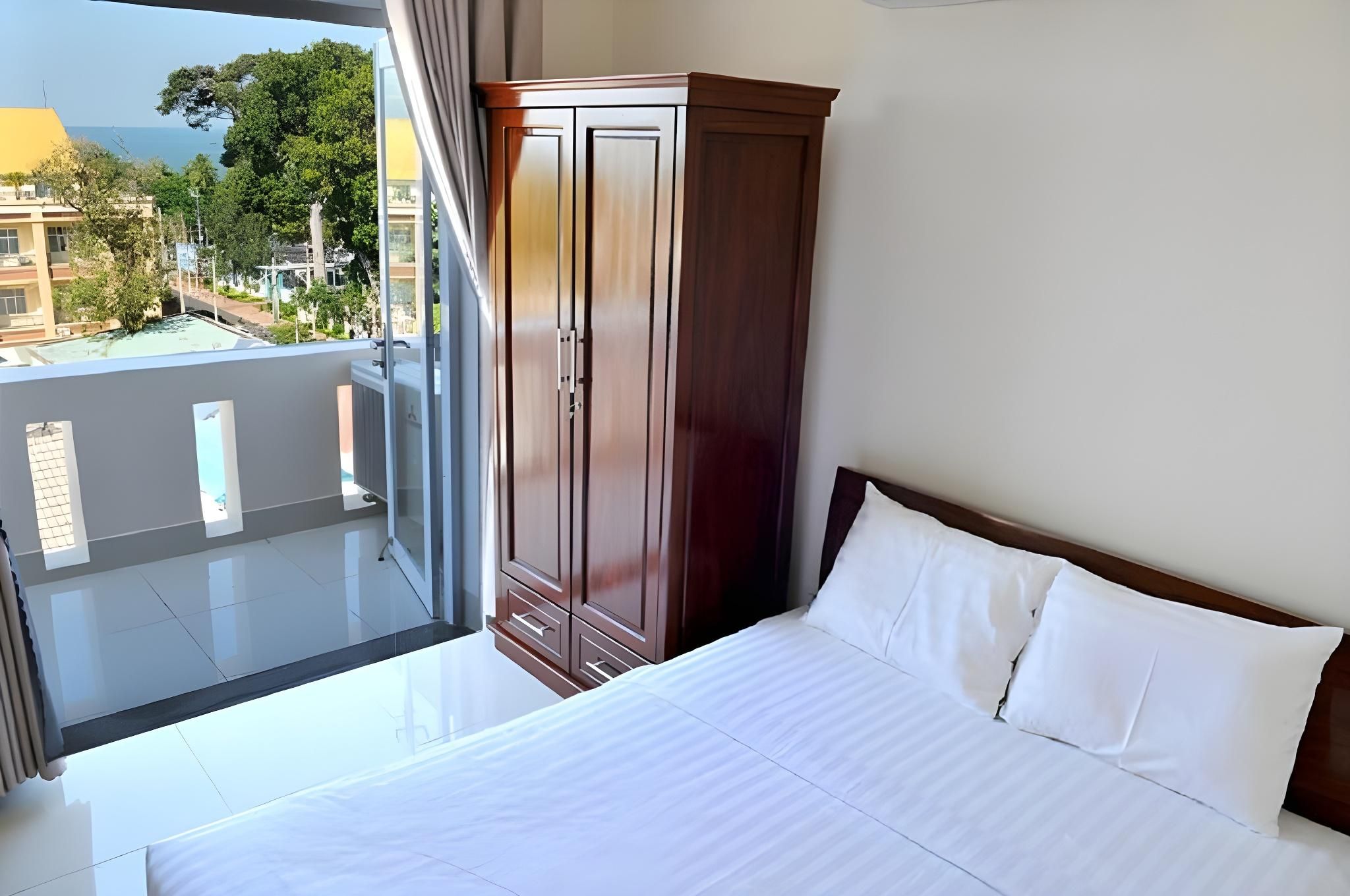 Deluxe Apartment with Sea View