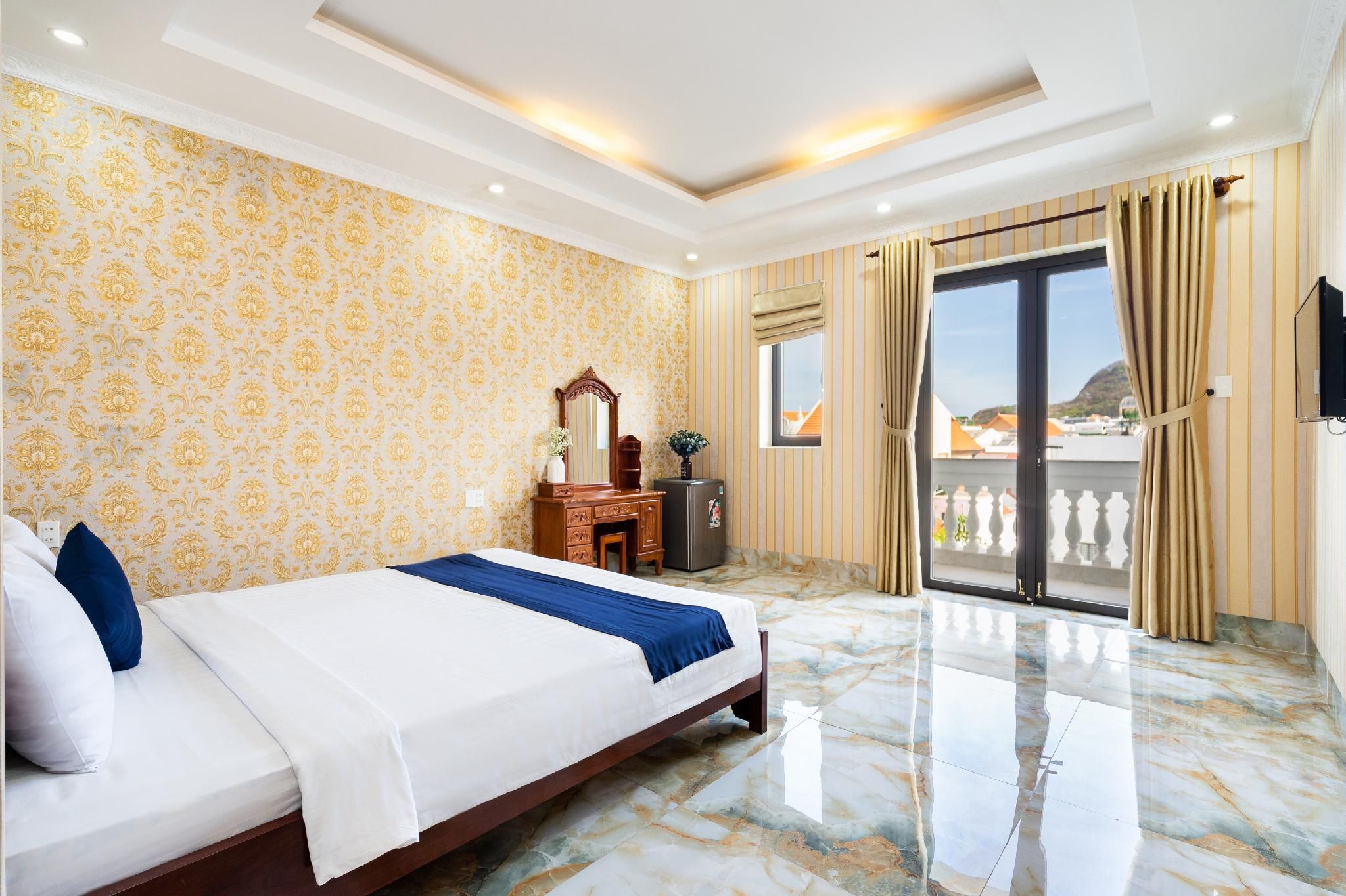 Deluxe Double Room with Balcony