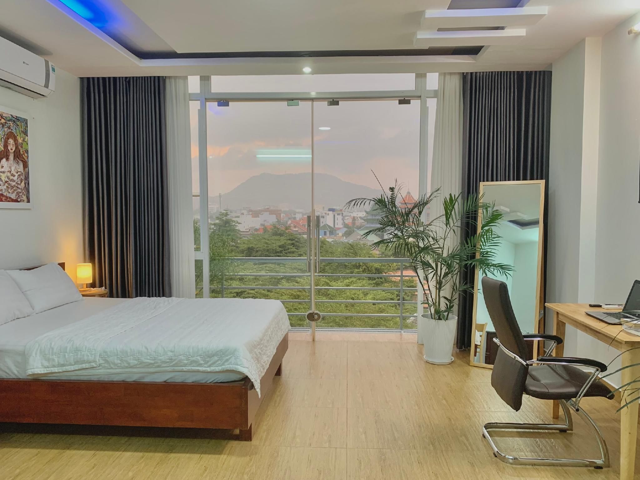 Deluxe Double Balcony