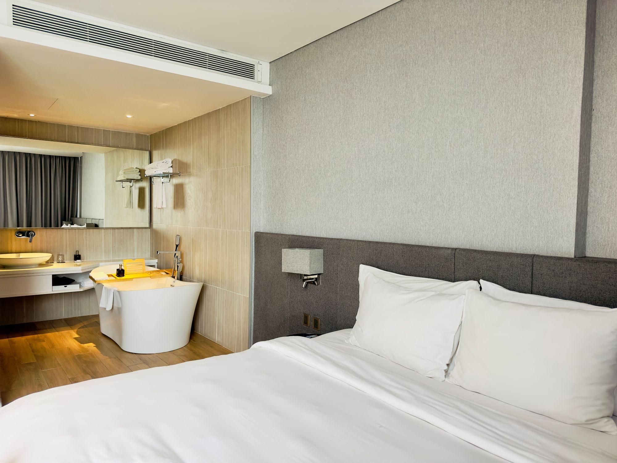 Premier Pearl Hotel Vung Tau Signature Suite Ocean View King