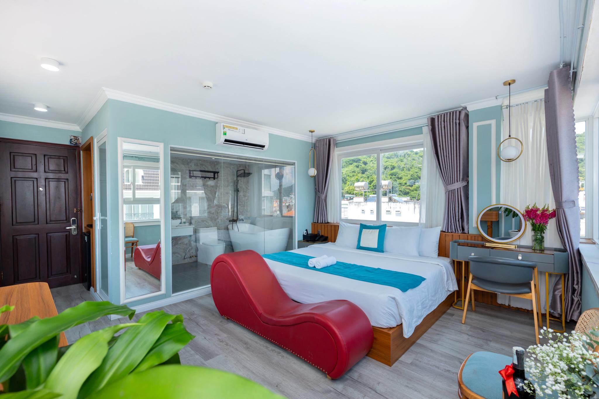 King Suite with Spa Bath