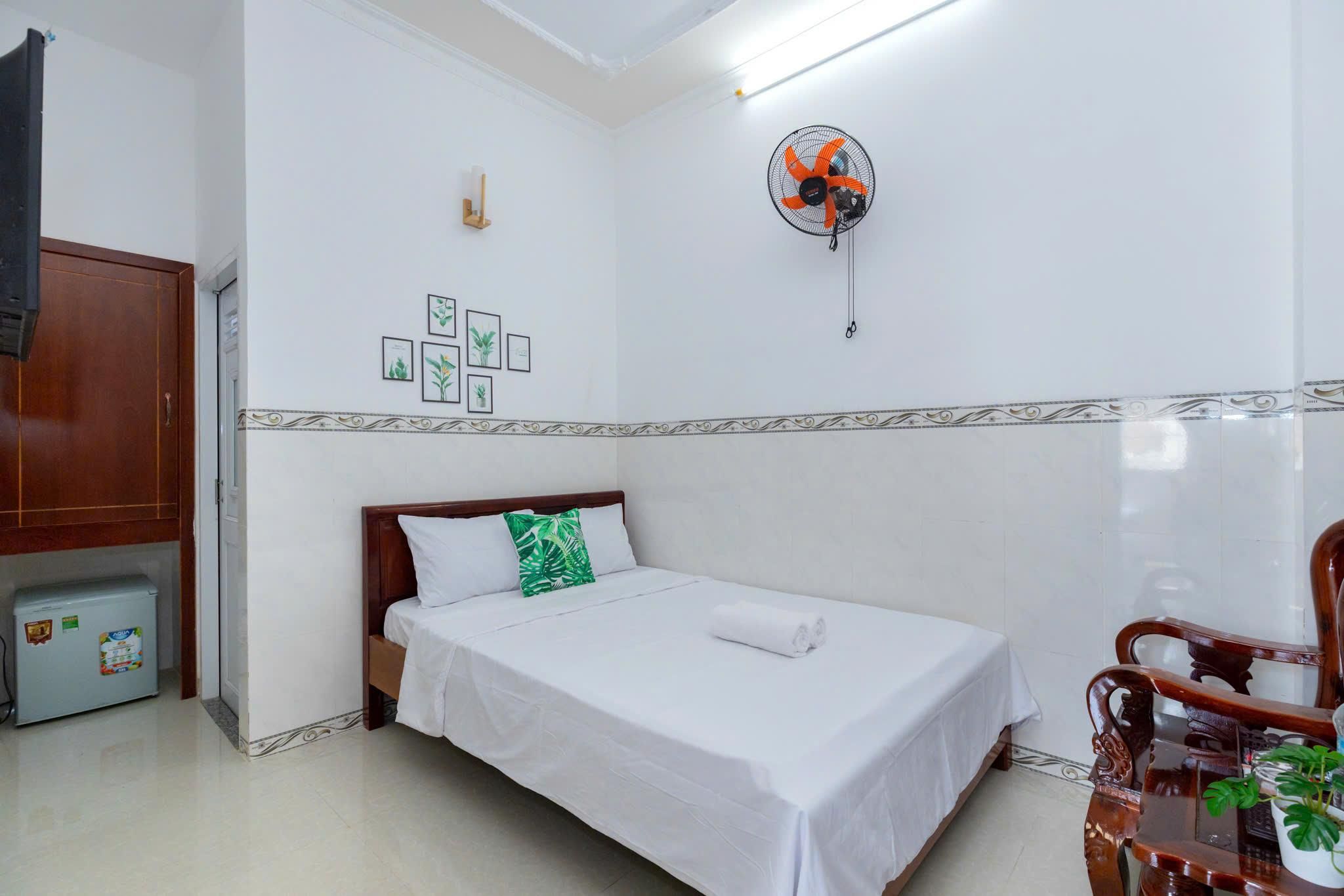 Standard - 1 Double Bed with Shower, 1 Person