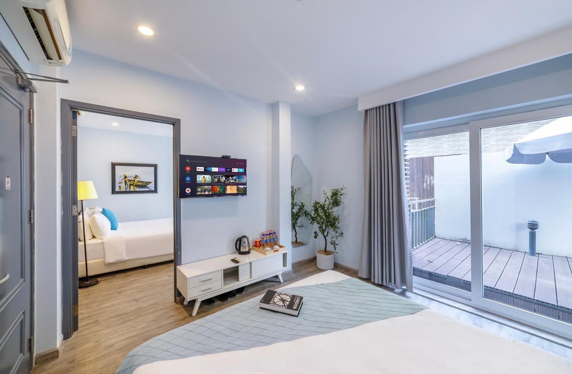Deluxe Family Room