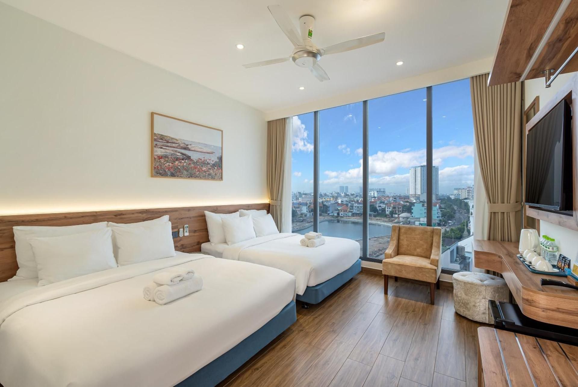 Quadruple Room with Lake View