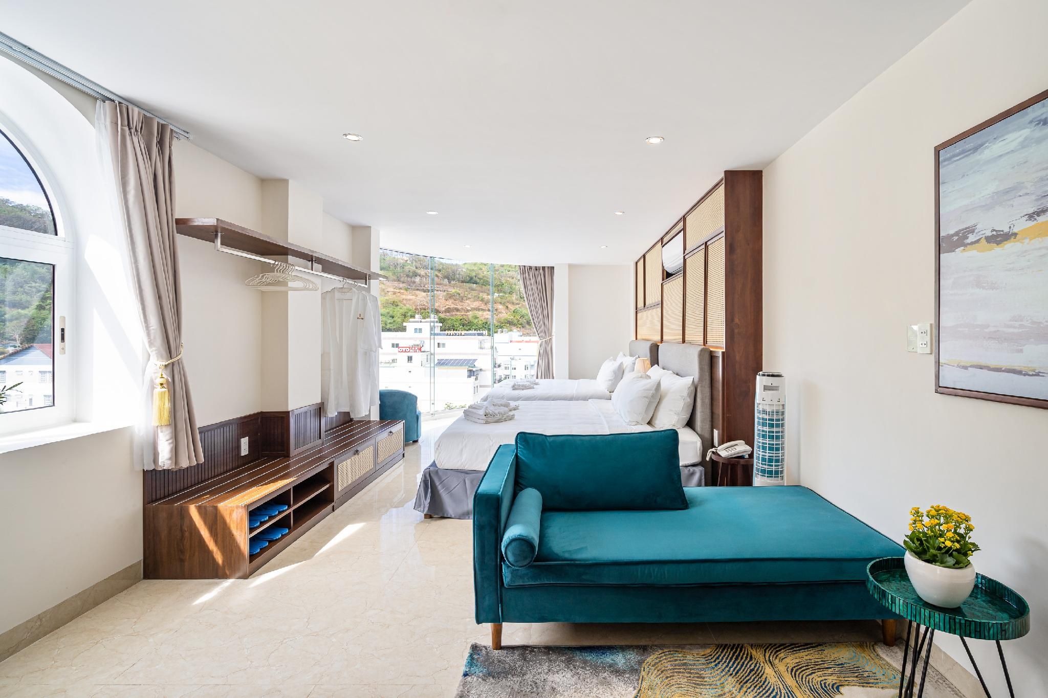 Suite with Balcony