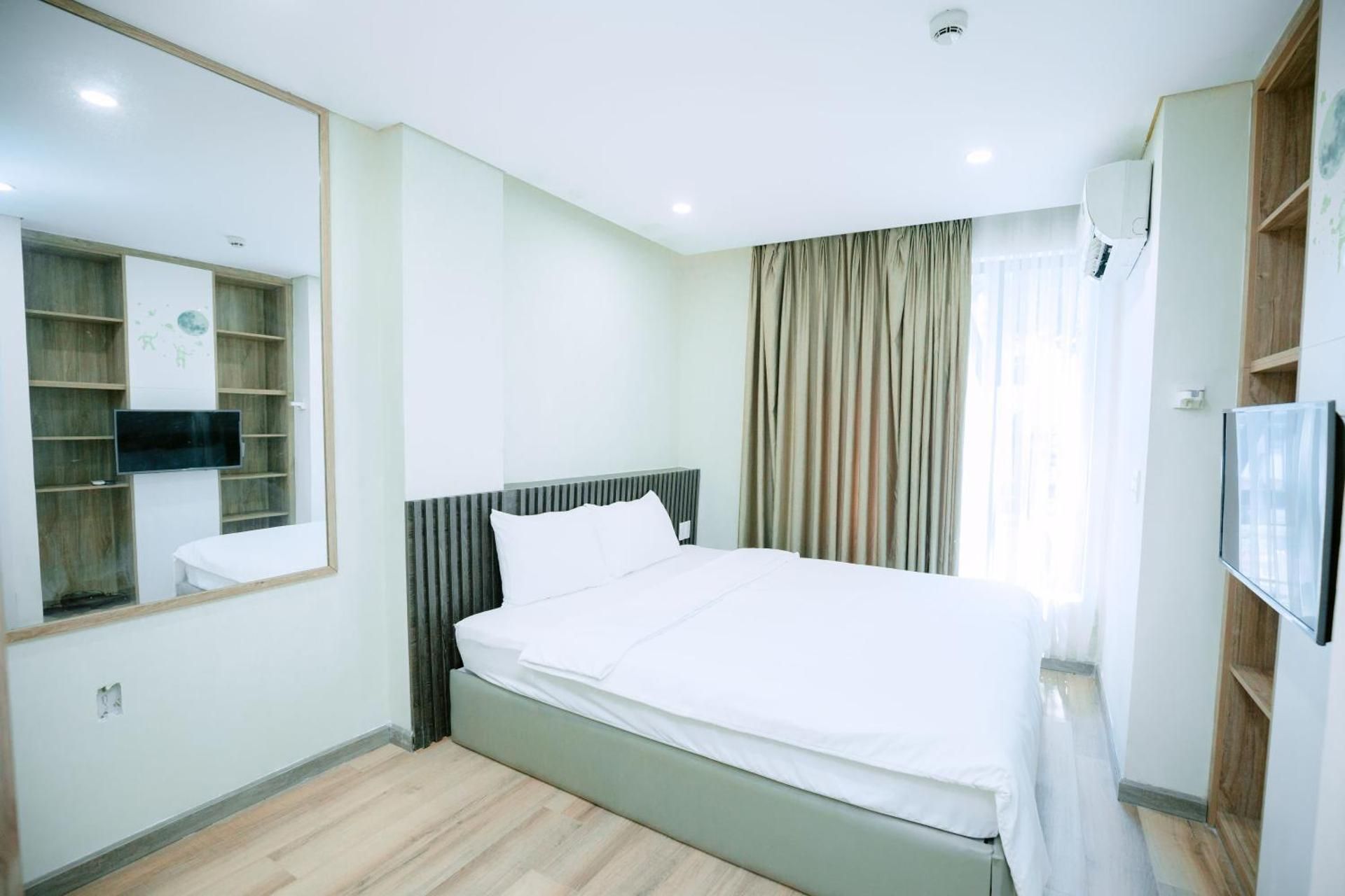 Deluxe Double or Twin Room