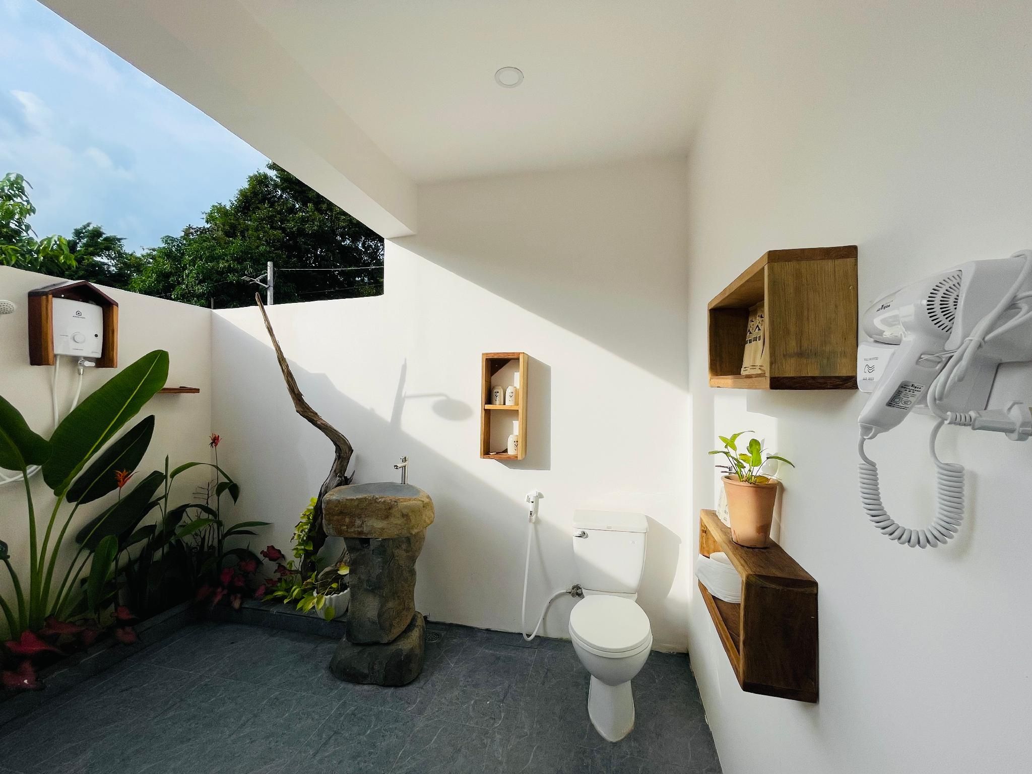 Triple Room with Bathtub