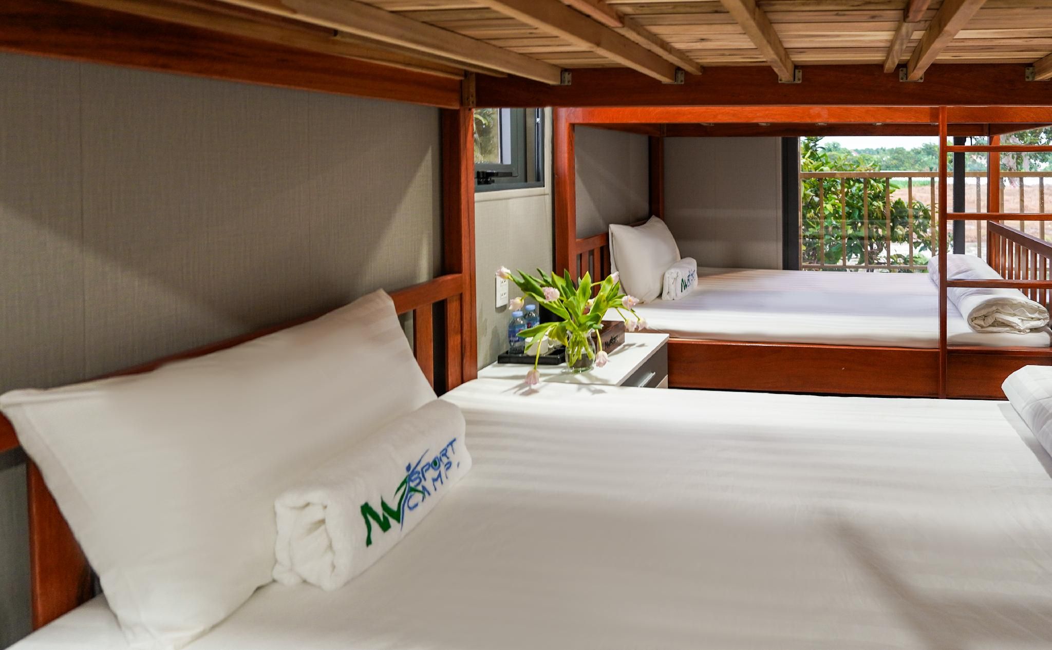 Bed in 6 Bed Mixed Dormitory with Garden View