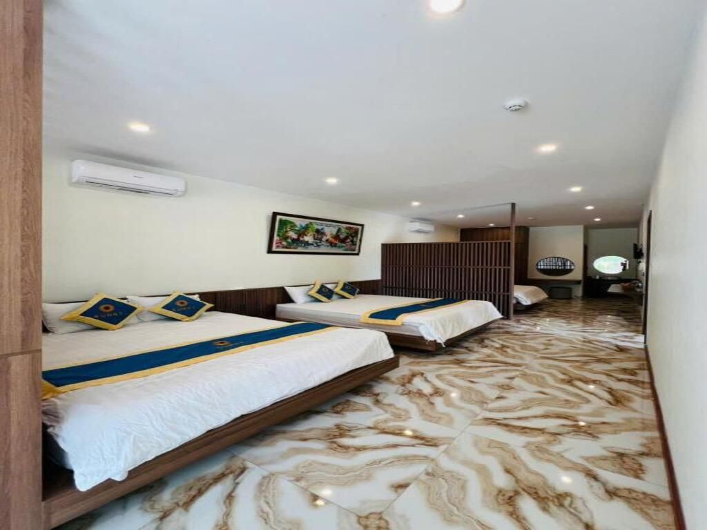Deluxe Family Room