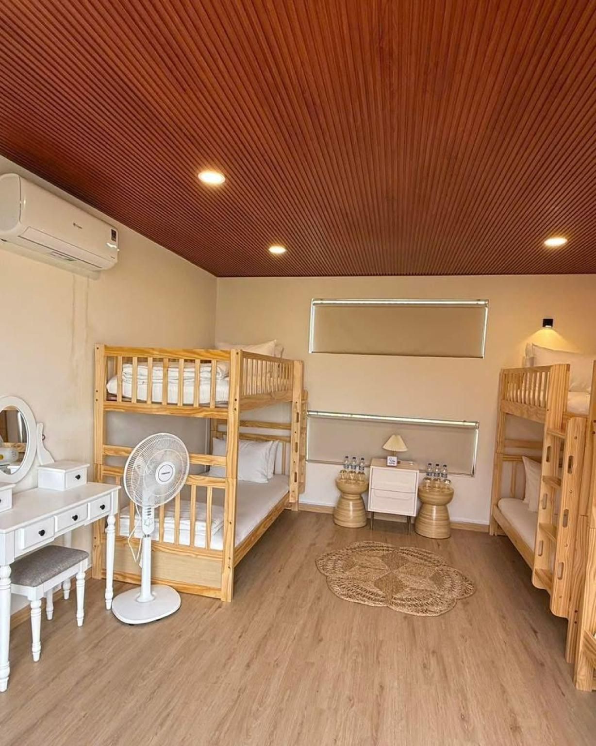 Mixed Dormitory - 6 Bunk Beds