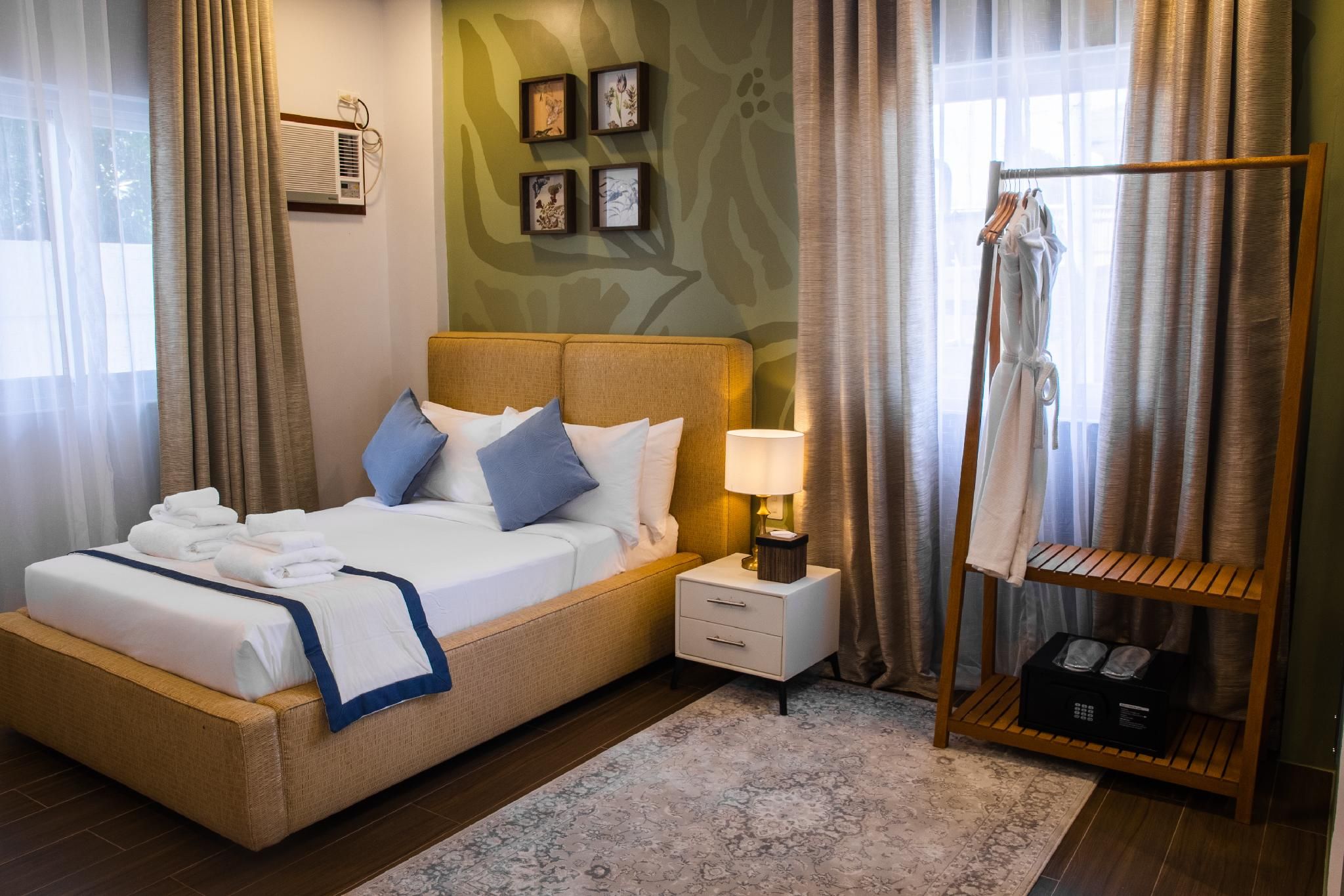 Balayan Queen Room