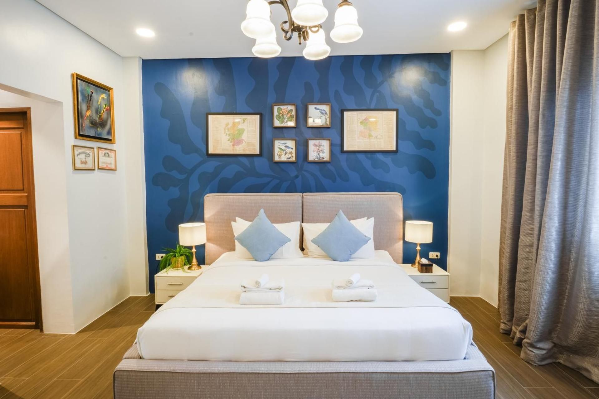 Balayan King Room