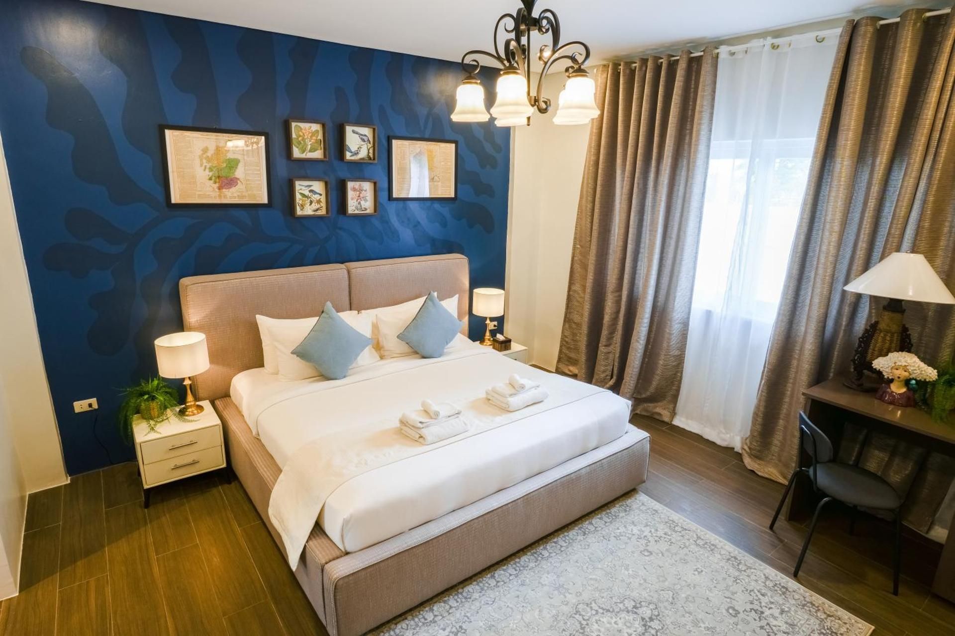 Balayan King Room