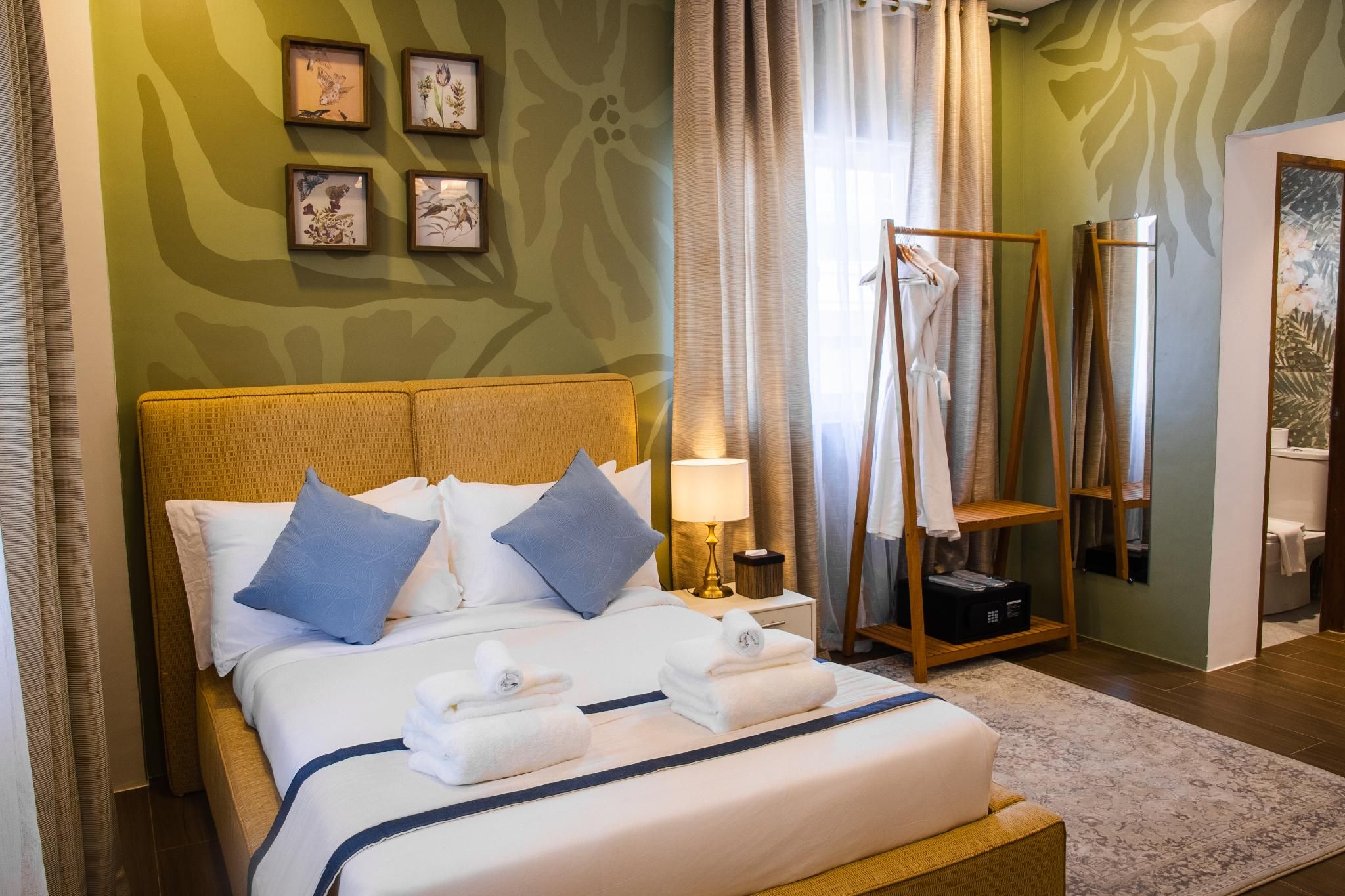 Balayan Queen Room
