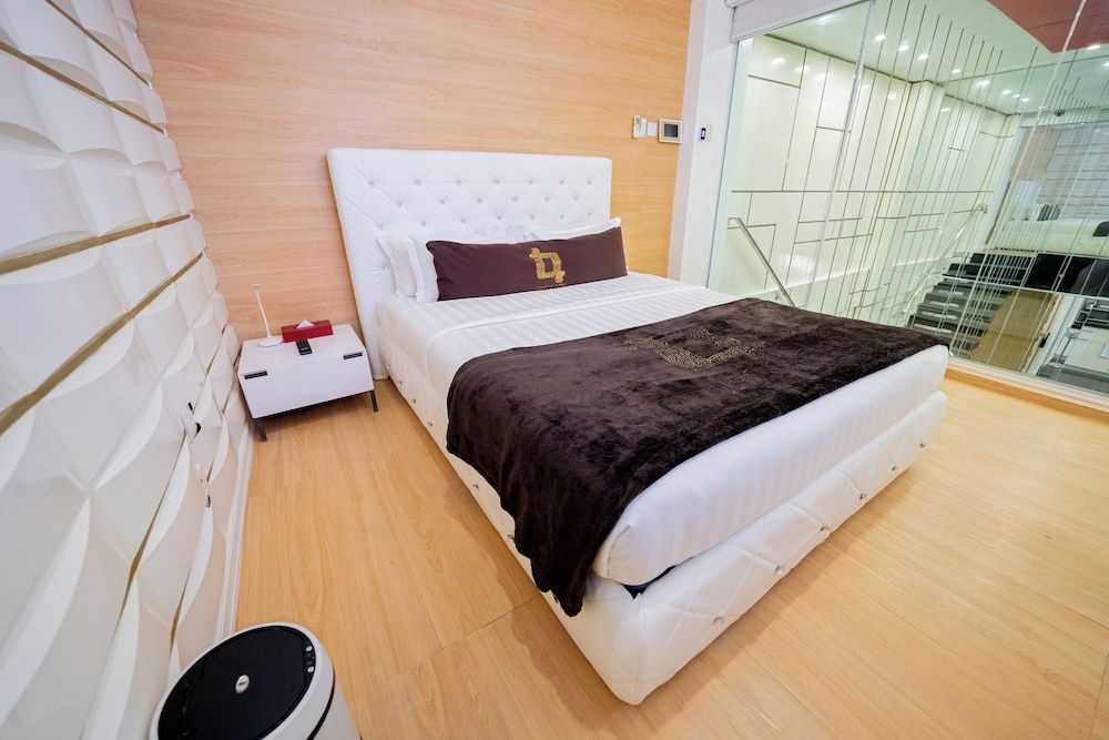 Luxury Loft, 2 Bedrooms, Private Pool