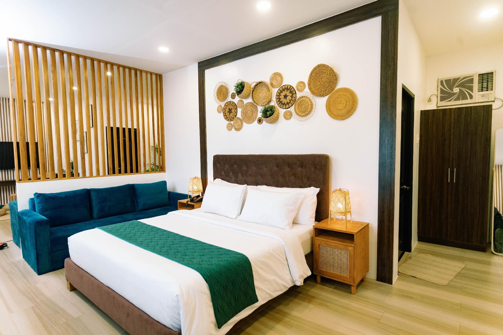 Honeymoon Suite