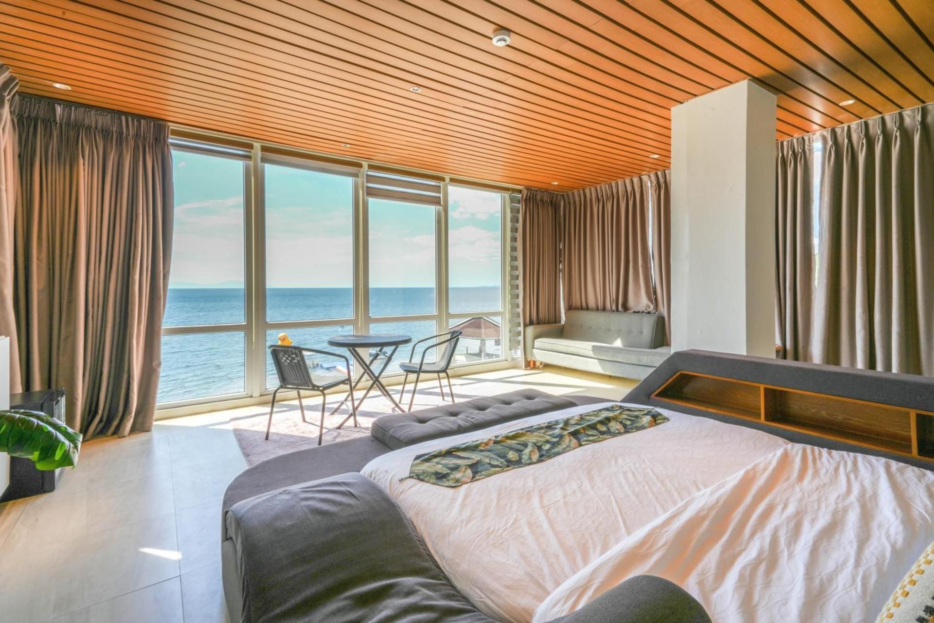 Sunset Suite