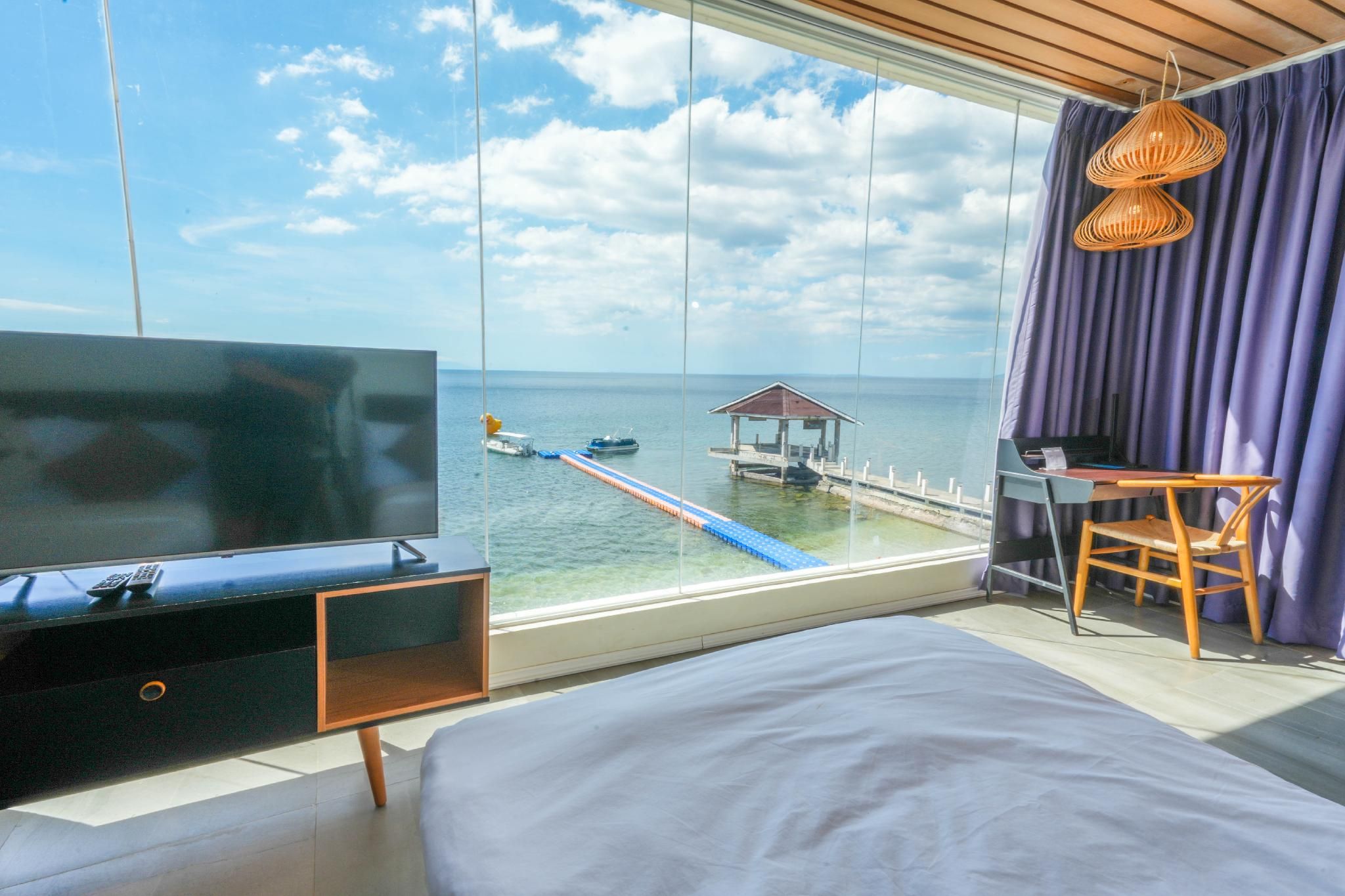 Signature Ocean View Suite