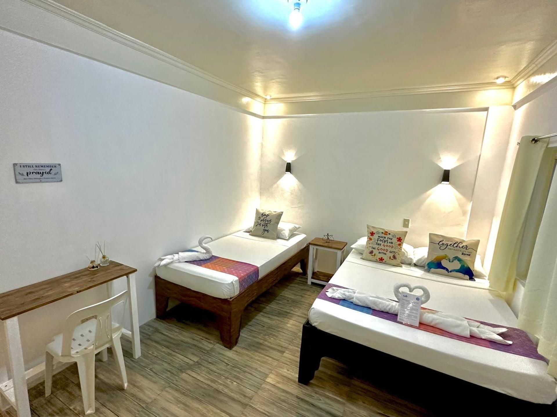 Deluxe Double Room (1 adult + 1 child)