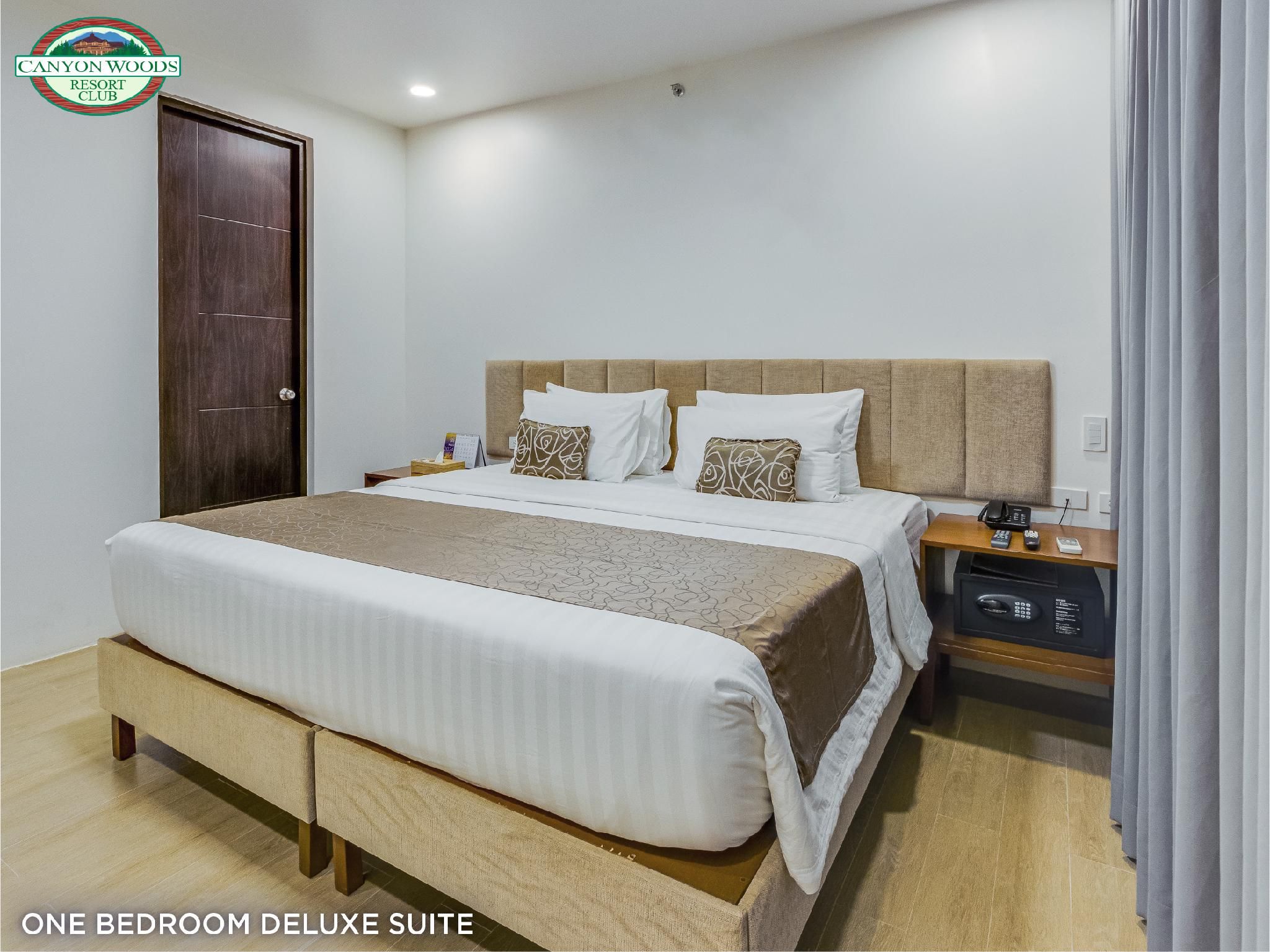 1 Bedroom Deluxe Suite
