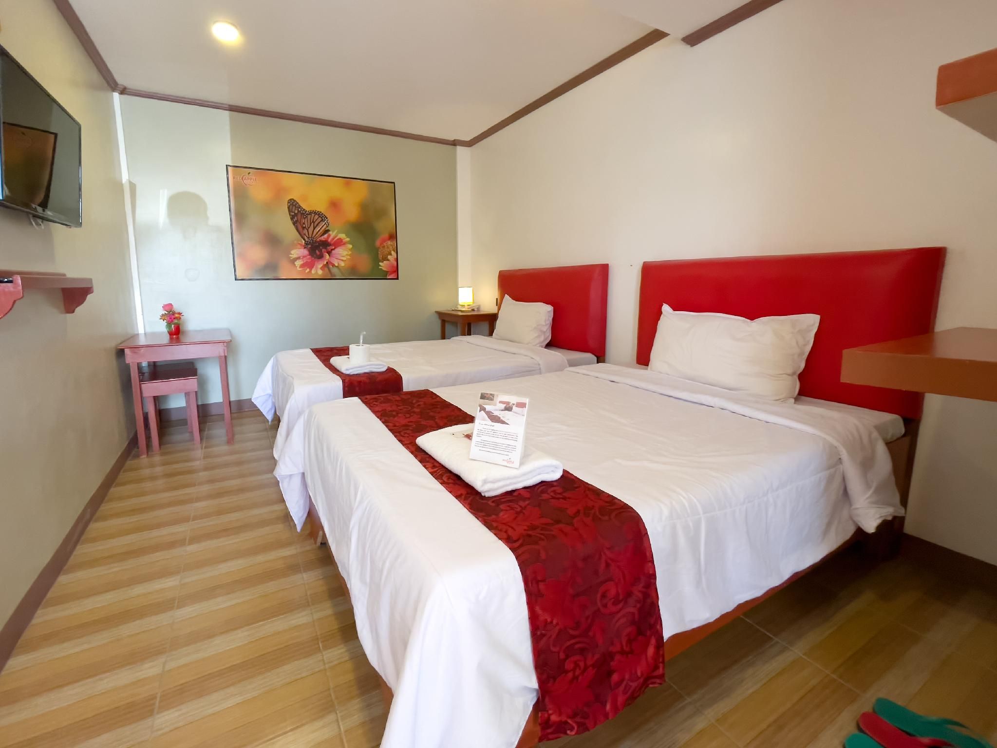 Red Apple Hotel and Resort San Juan Batangas Family Room
