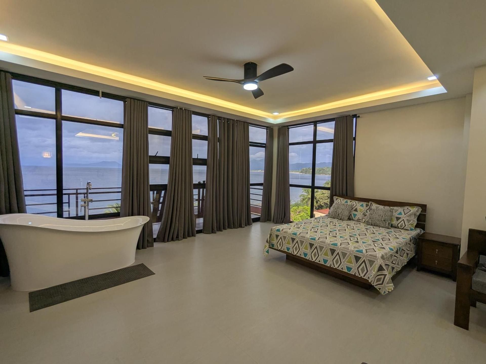 Queen Room with Sea View