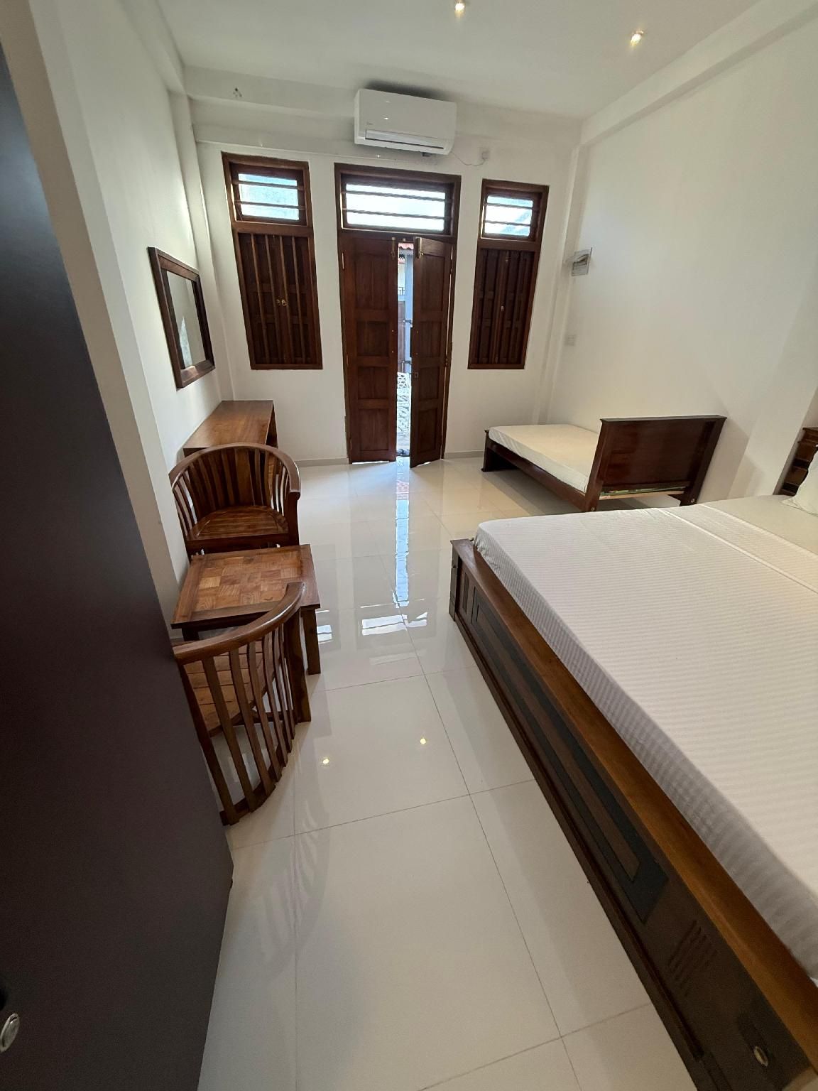 ArrowFront Hotel Triple Deluxe 2