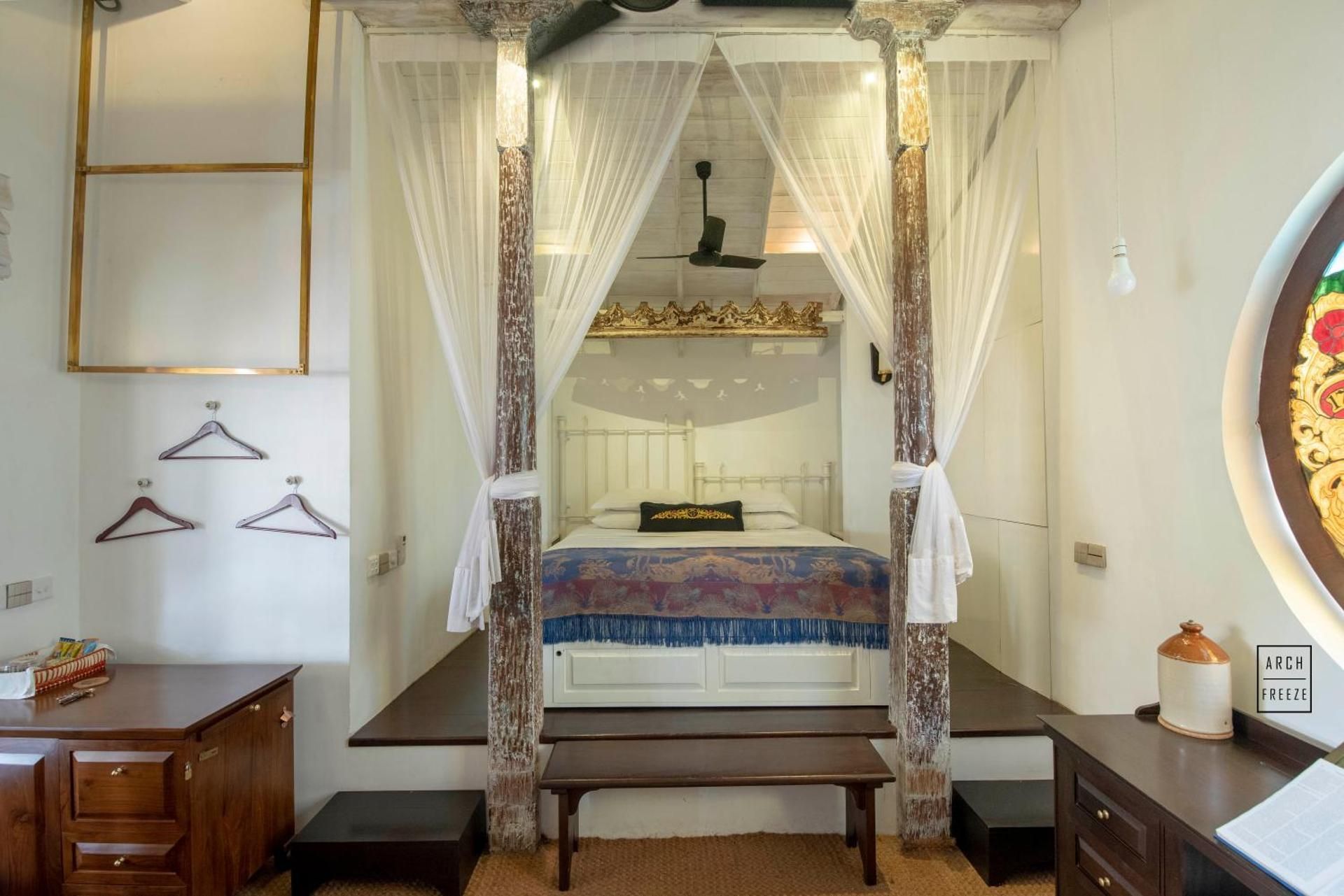 Deluxe Double Room and Famous Five Star Breakfast Included