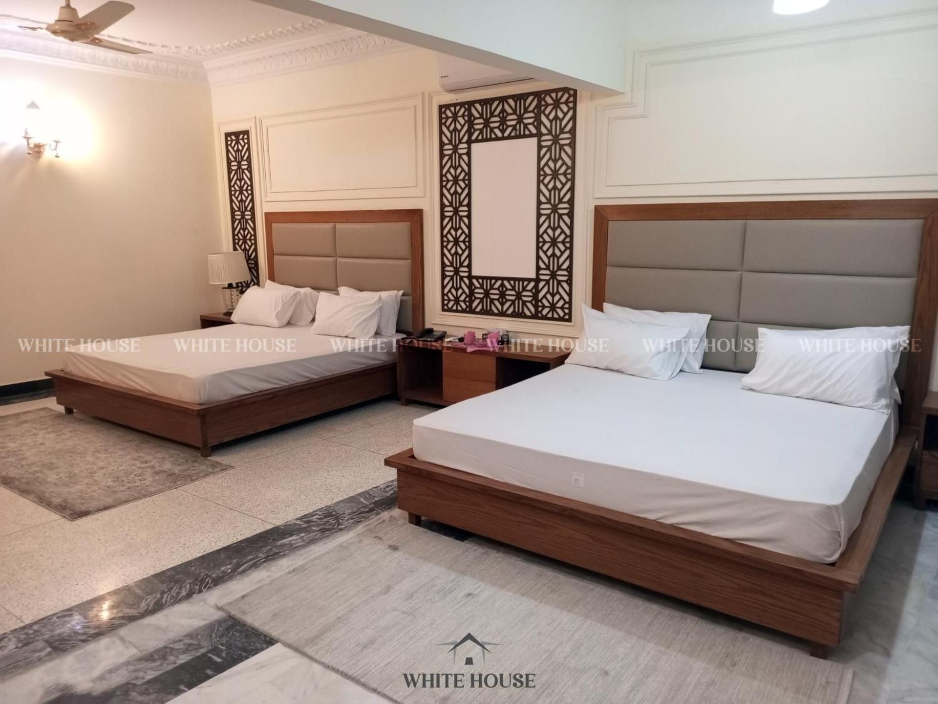 White House Karachi Deluxe King Room