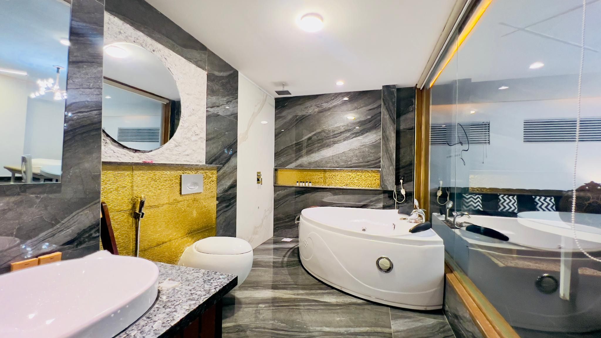 Signature Suite