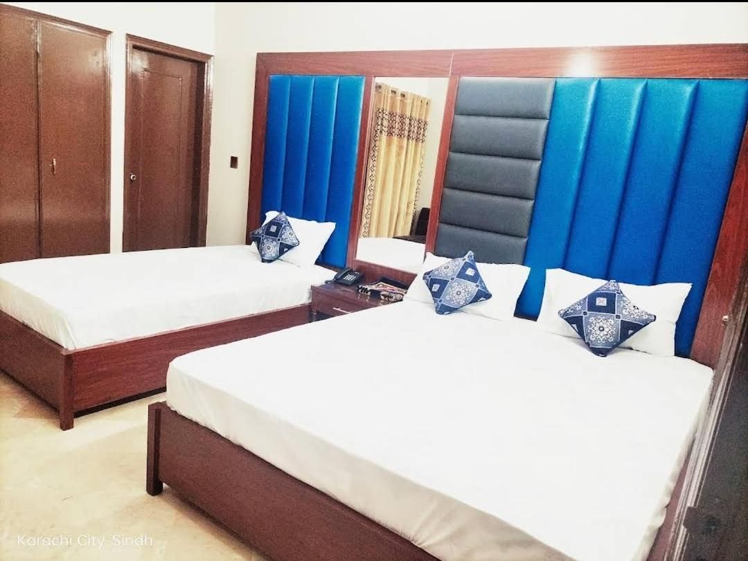 Twin Bed Room