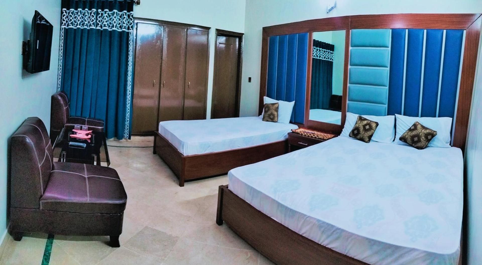 Twin Bed Room