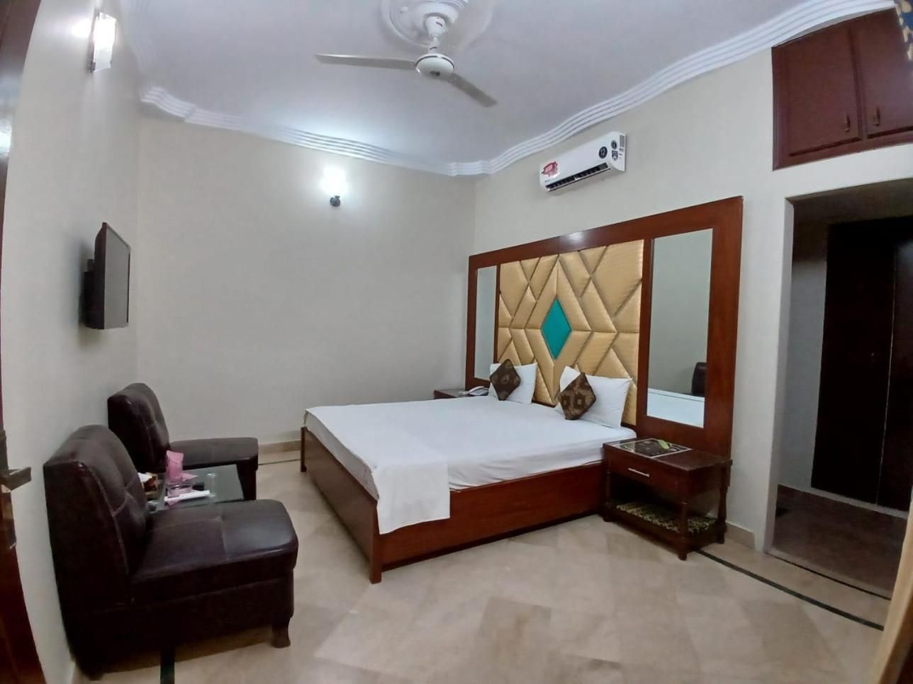 Four-Bedroom Luxury Apartment