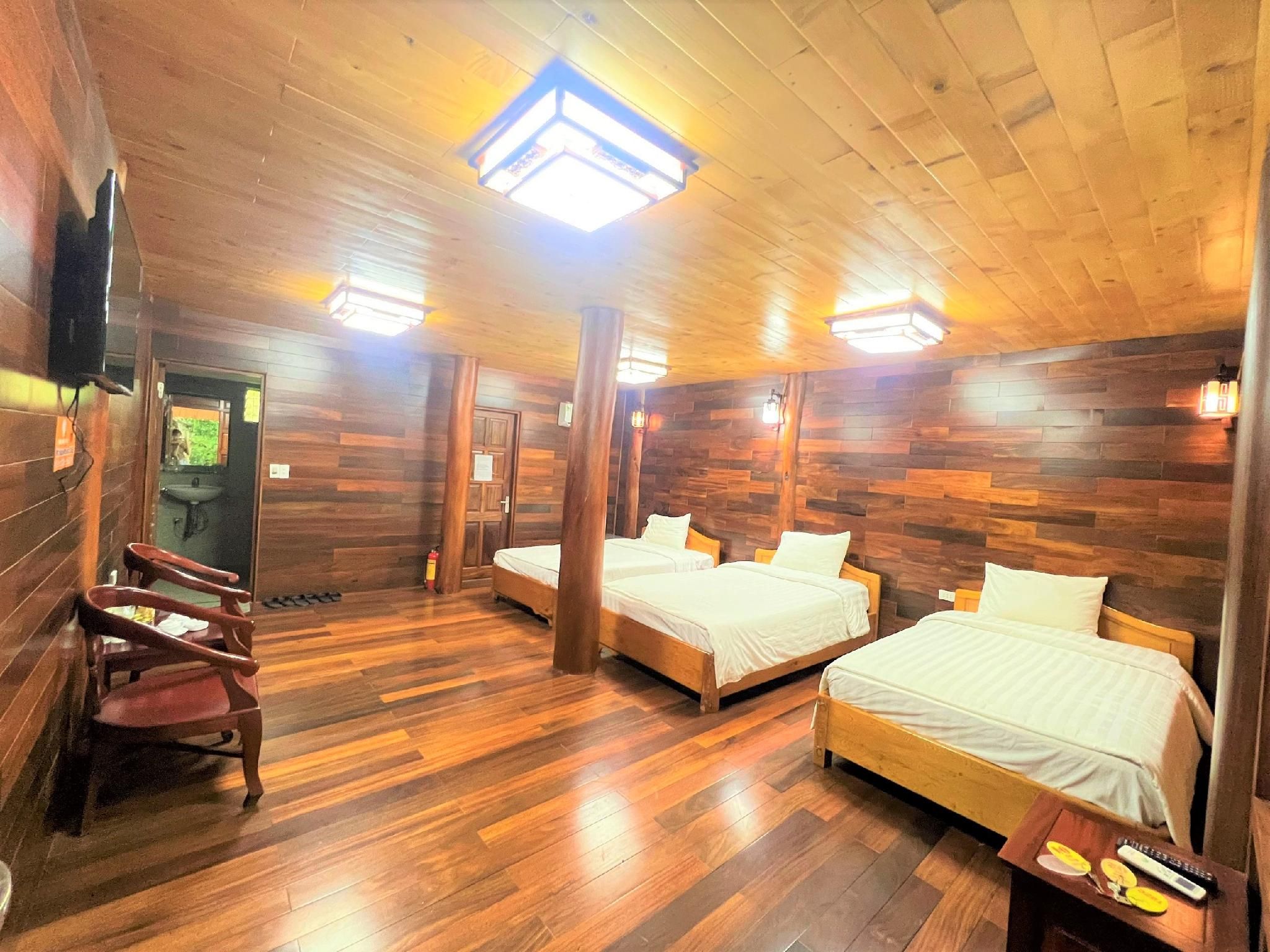 Khu du lịch khoáng nóng UVA Deluxe Triple Room