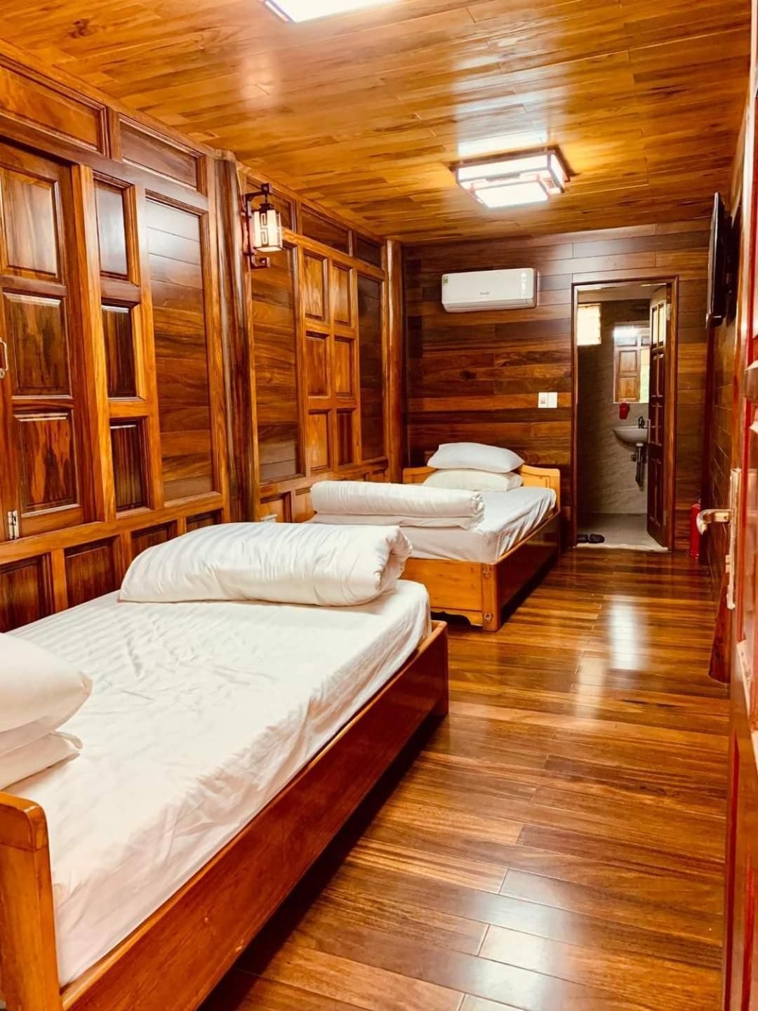 Khu du lịch khoáng nóng UVA Twin Room 2