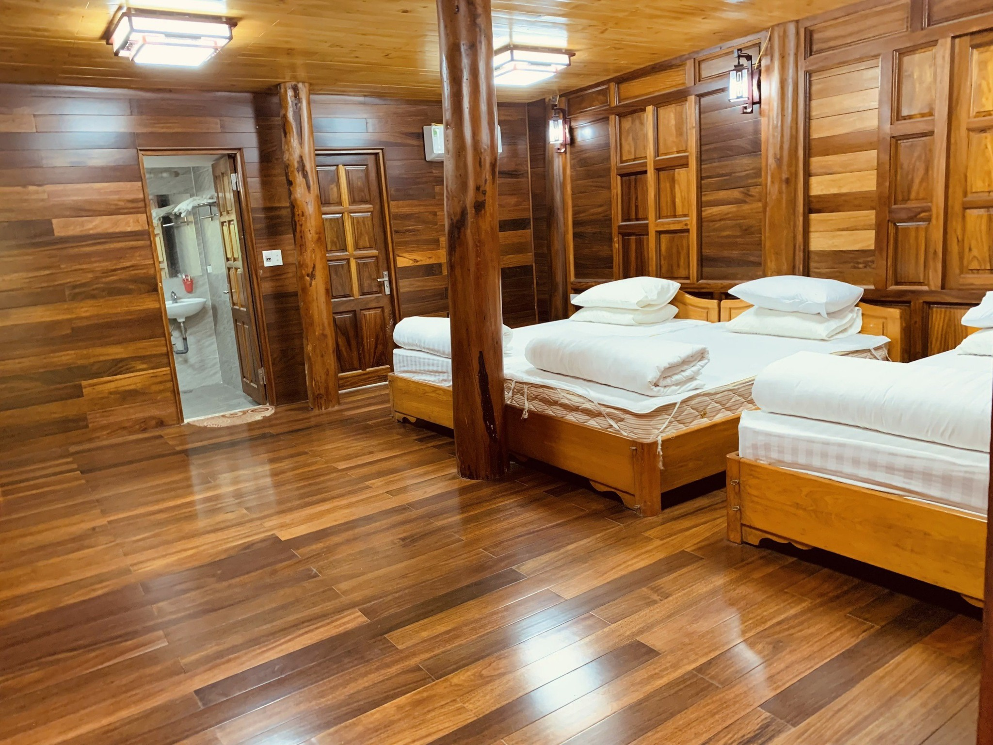 Khu du lịch khoáng nóng UVA Deluxe Triple Room 2