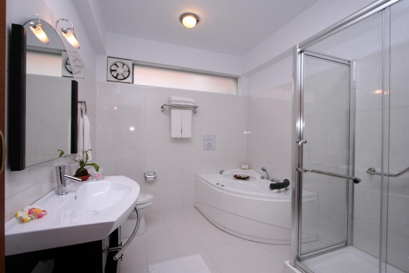 Nazimgarh Garden Resort Deluxe Twin Room 3