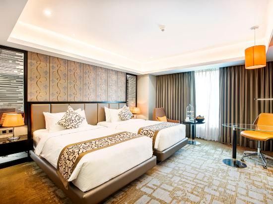 Executive Club Twin Room (Access To The Club Lounge For Guests Aged 18 Or Above)