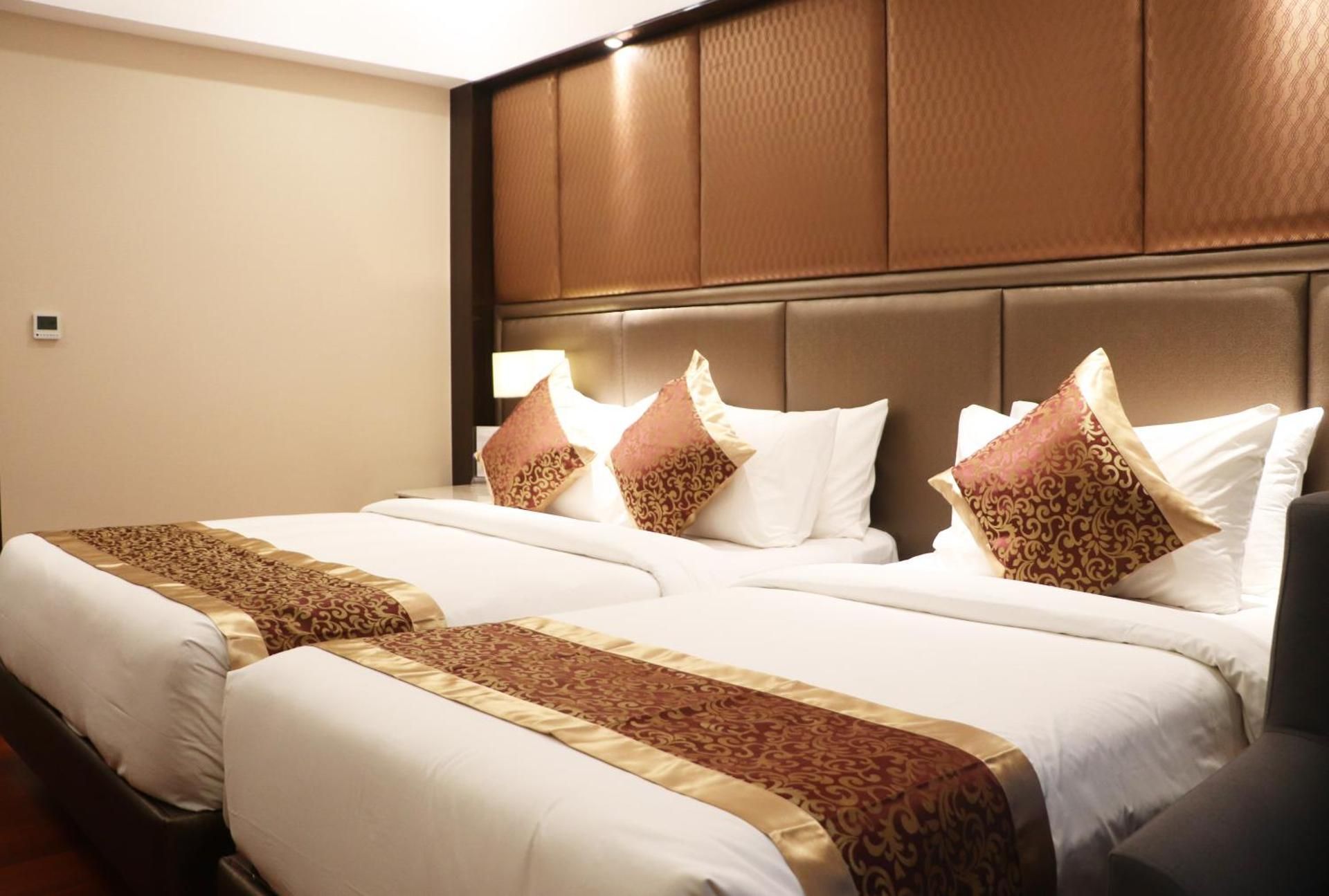Deluxe Family Room