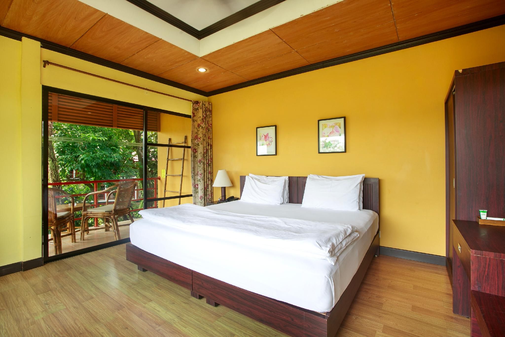 Nazimgarh Wilderness Resort Deluxe View Room 2