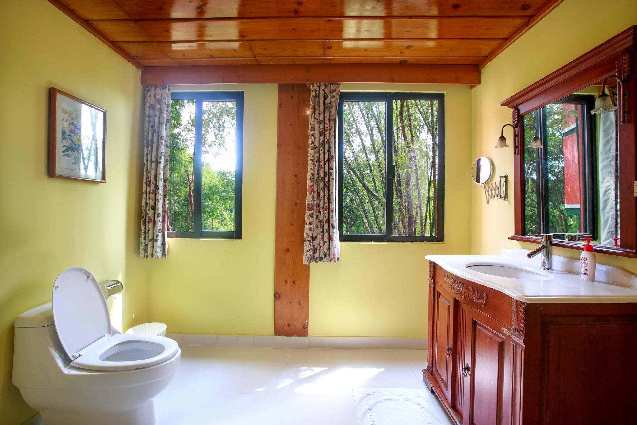 Nazimgarh Wilderness Resort Deluxe Panoramic View Room 3