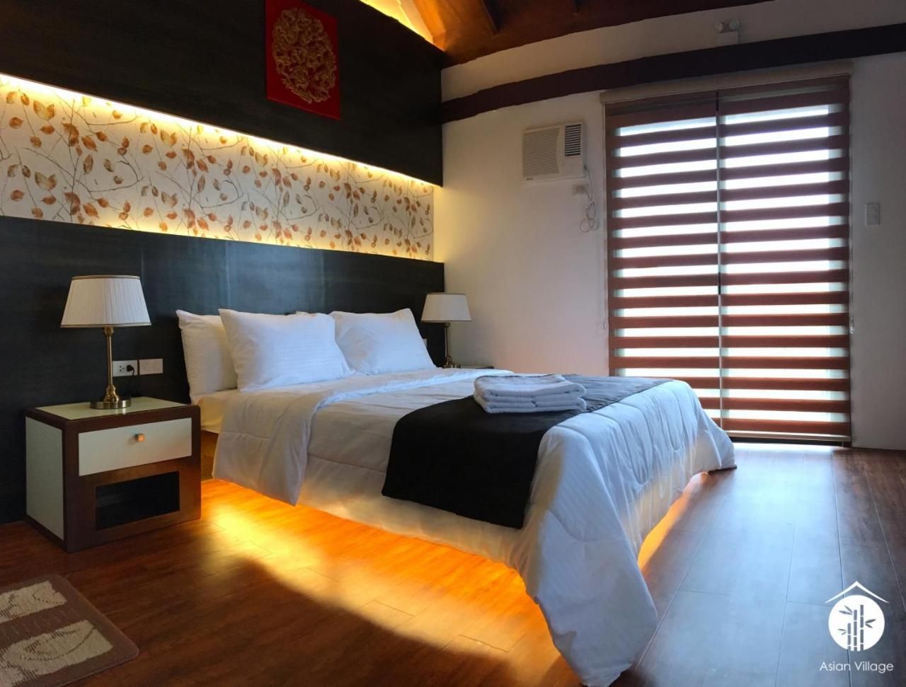 Studio Hotel Room