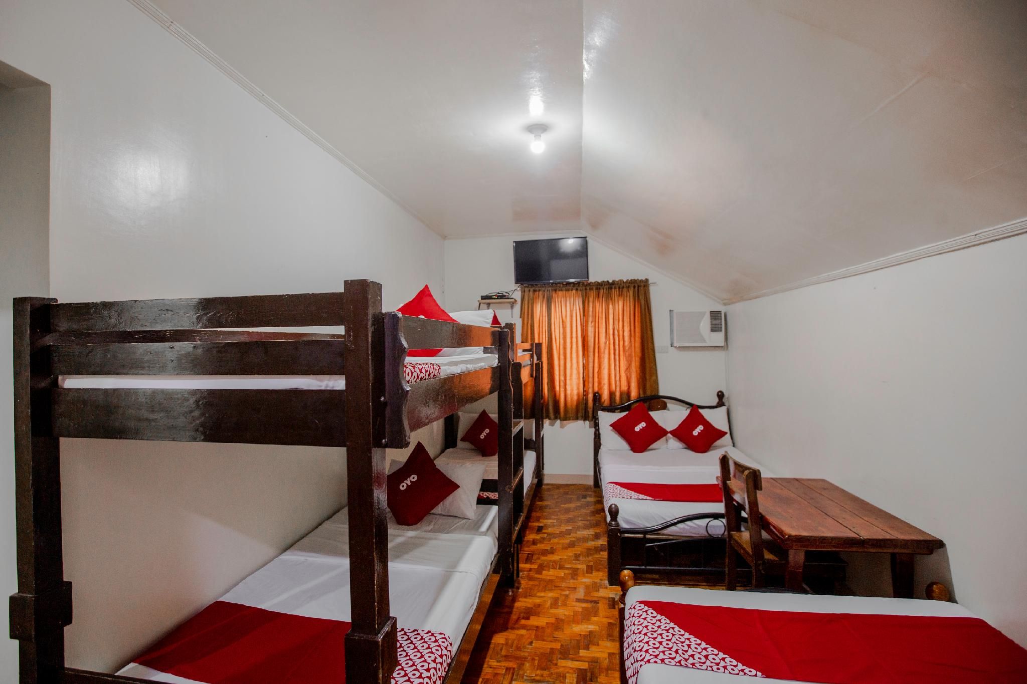 Deluxe Family Suite