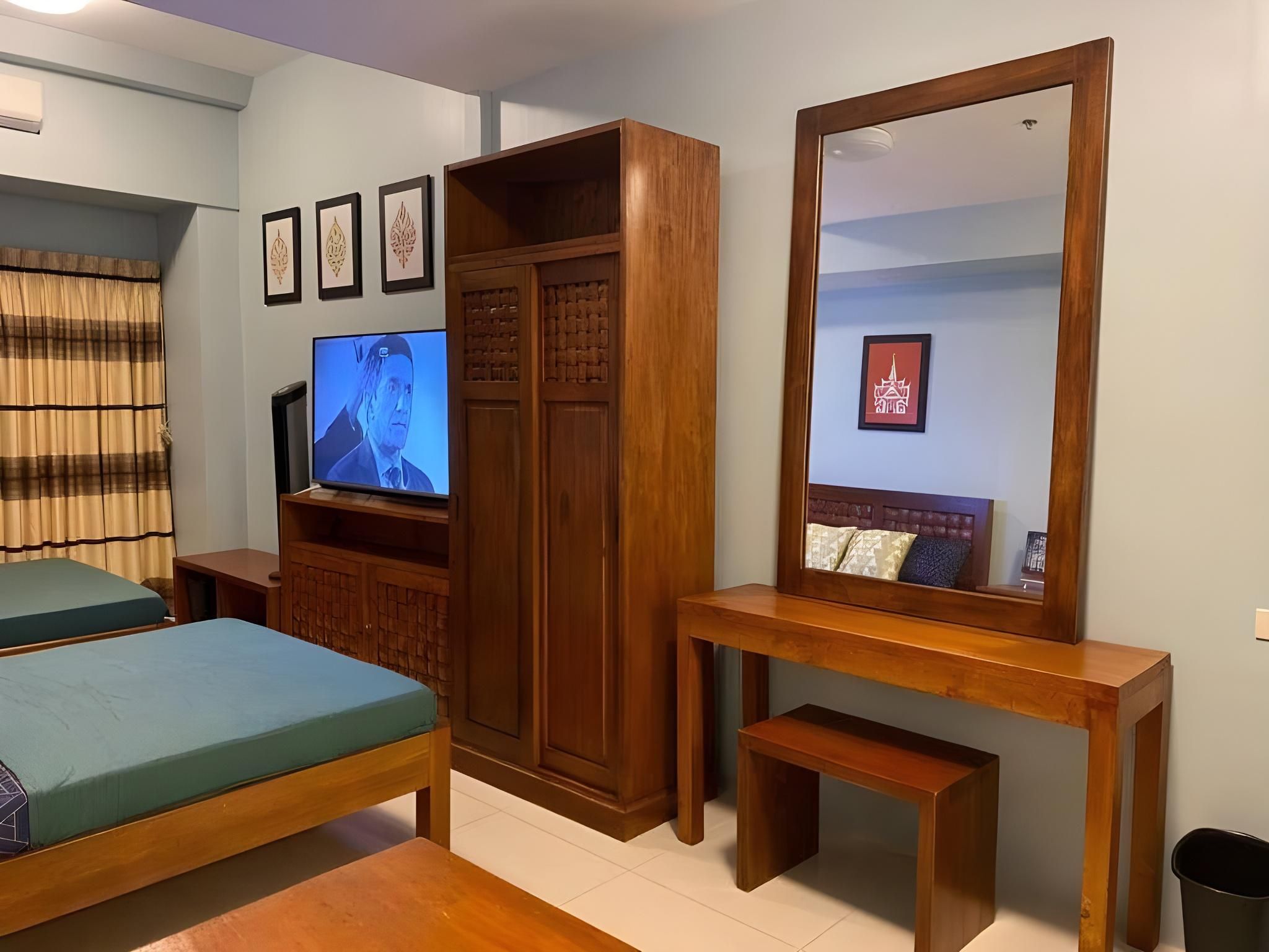 Apartment with Lake View