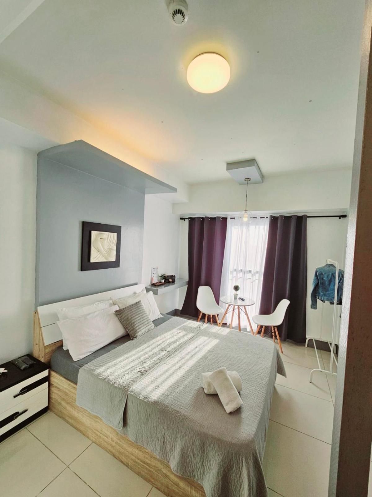 Deluxe Queen Studio 