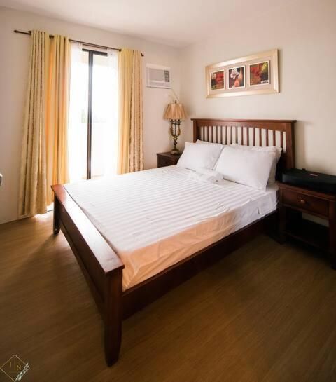 Deluxe Two-Bedroom Apartment with Garden View